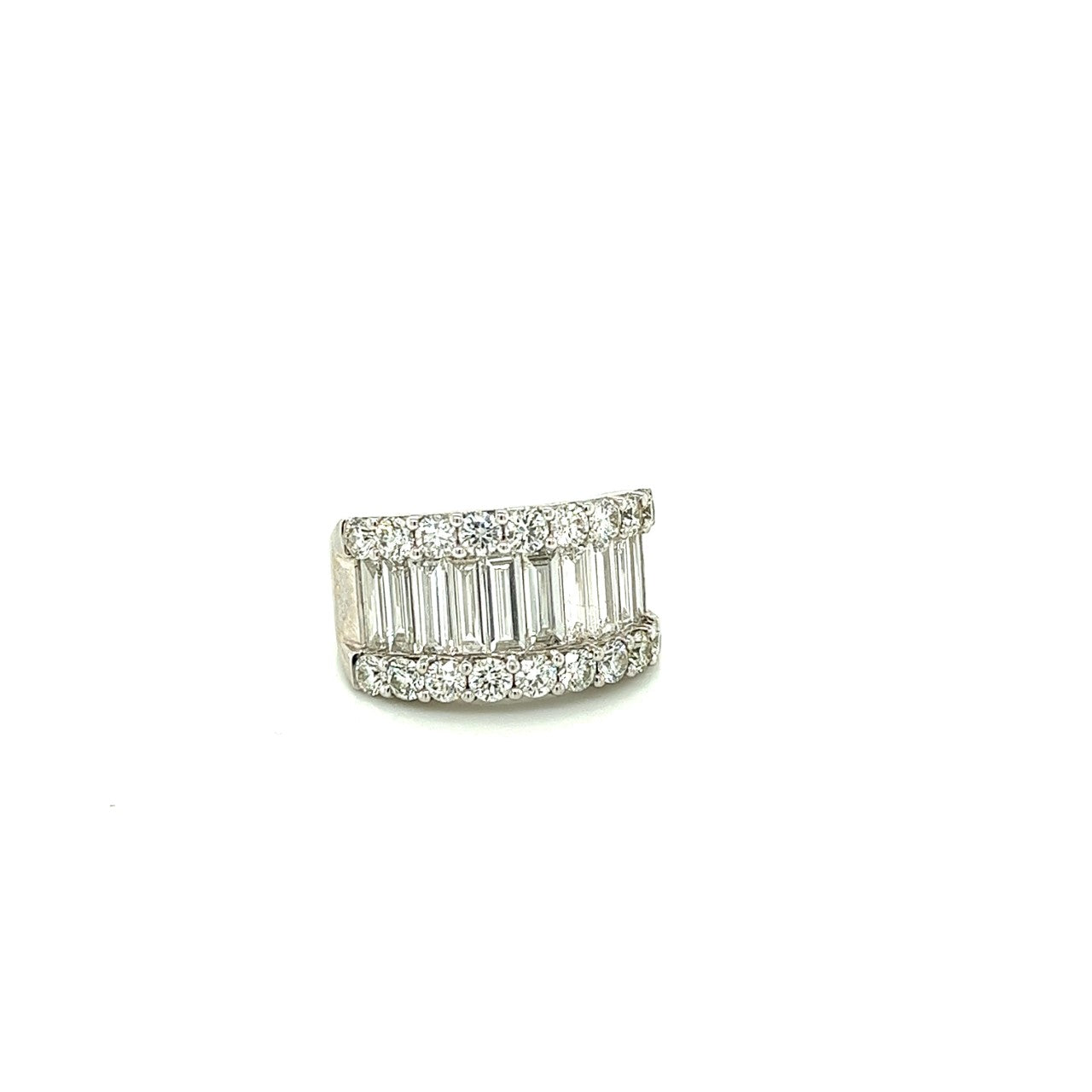 18k white gold wide round diamond and baguette ring J