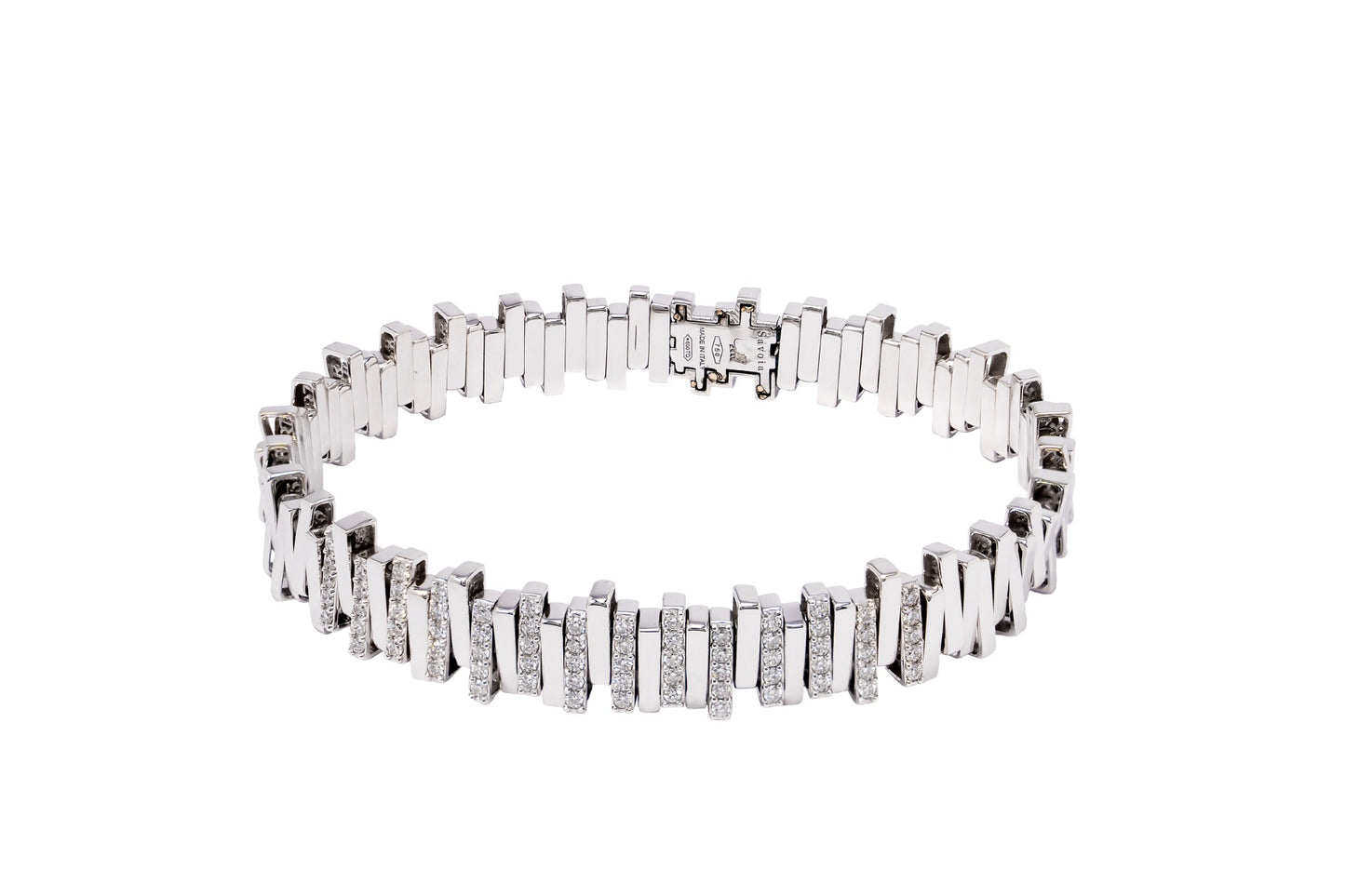 18K White Gold Stretch Bracelet Containing 0.98Ct Of Diamonds