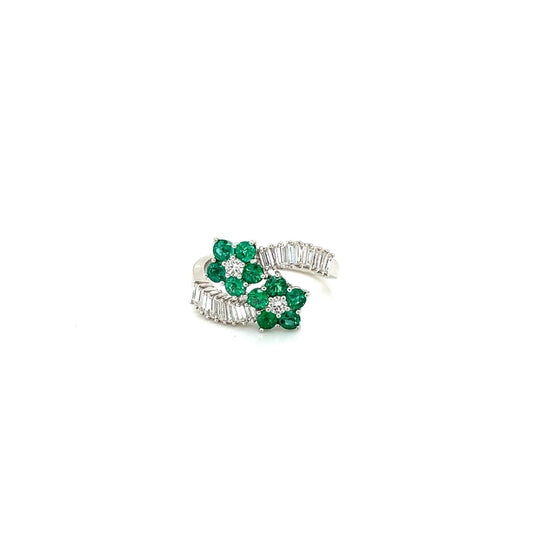 18k white gold double floral diamond and emerald fashion ring