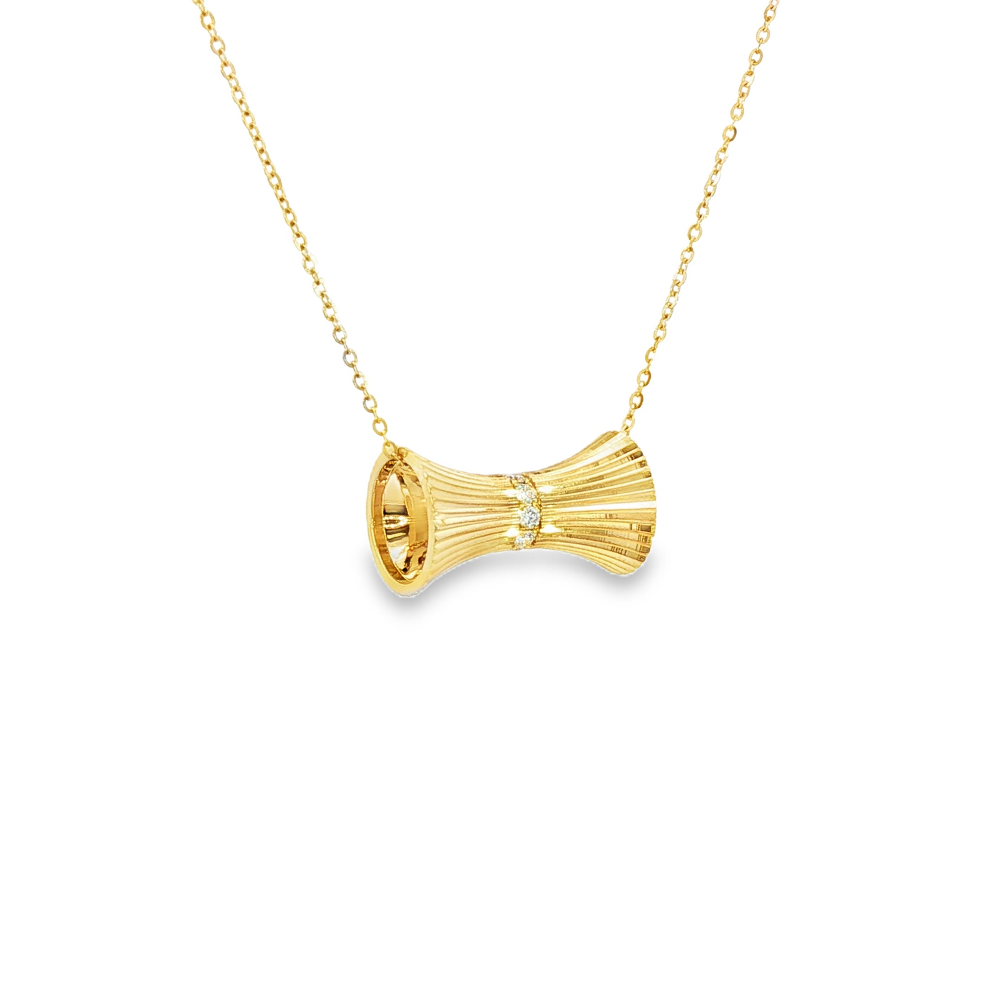 18K Yellow Gold Diamond Flutted Pendant Necklace 0.10Ctw