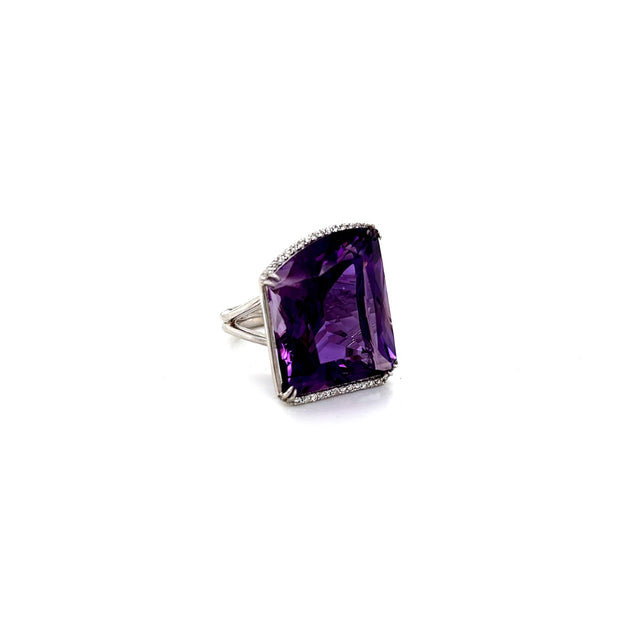 18k fancy shape amethyst fashion ring